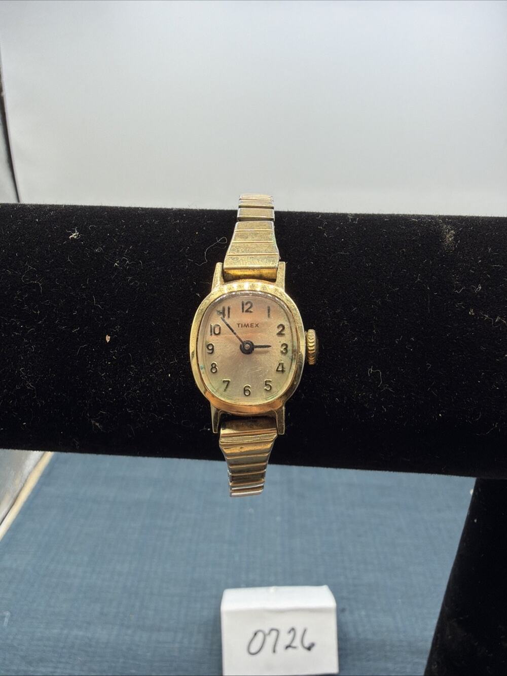 VINTAGE WIND UP TIMEX LADIES WRIST WATCH GOLD TONE 3/4"CASE THIN BAND NICE-RUNS